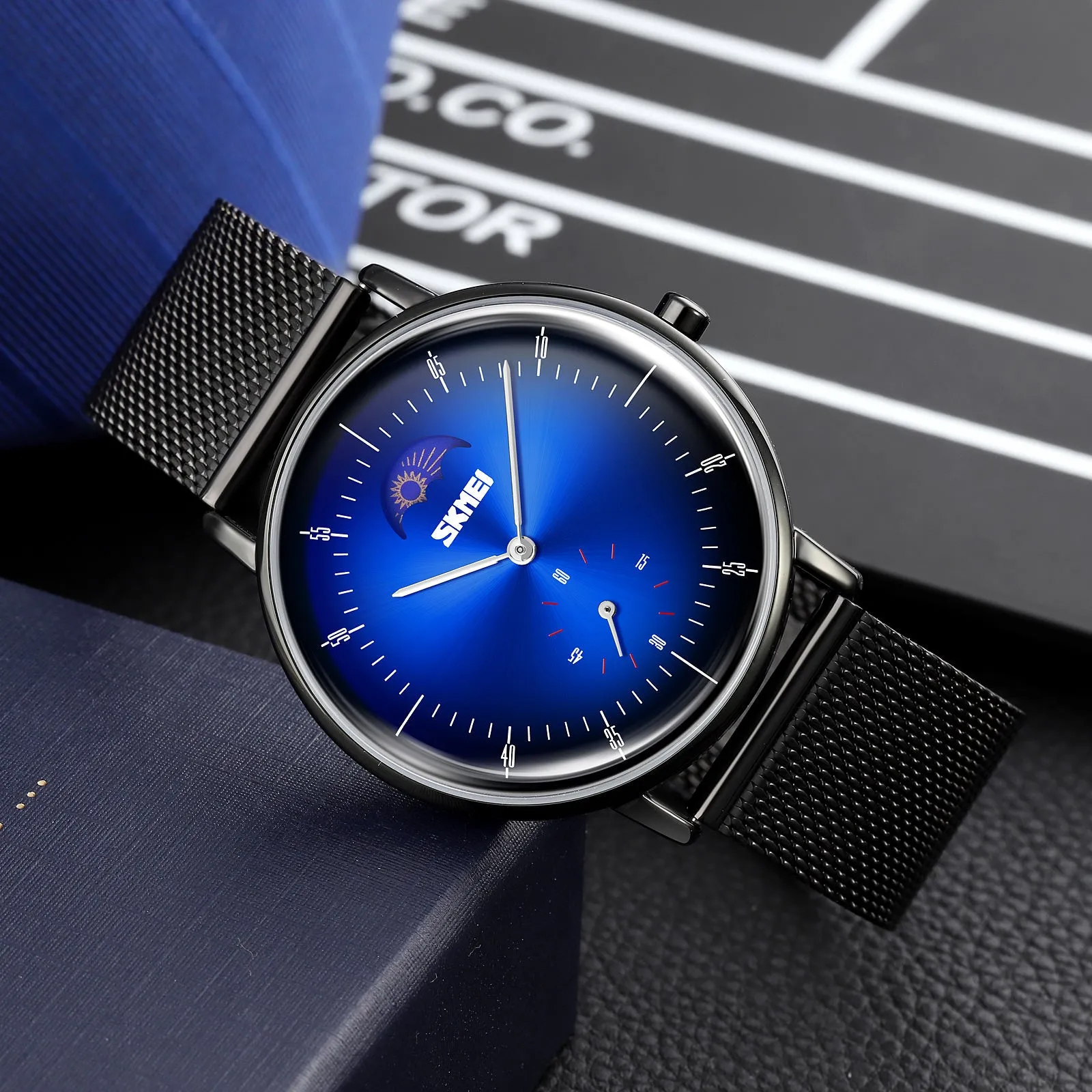 SKMEI 9245 Personalized Moonphase Watch for Men IP67 w/ Stainless Steel Strap